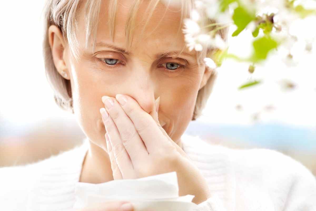 Mulher com alergia amedicamentos